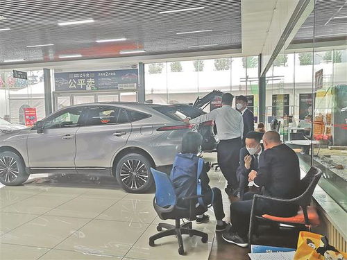 1日至15日 哈尔滨市汽车销售累计达1.2万辆 较上年同期增长33.75 这个夏天 冰城车市正升温